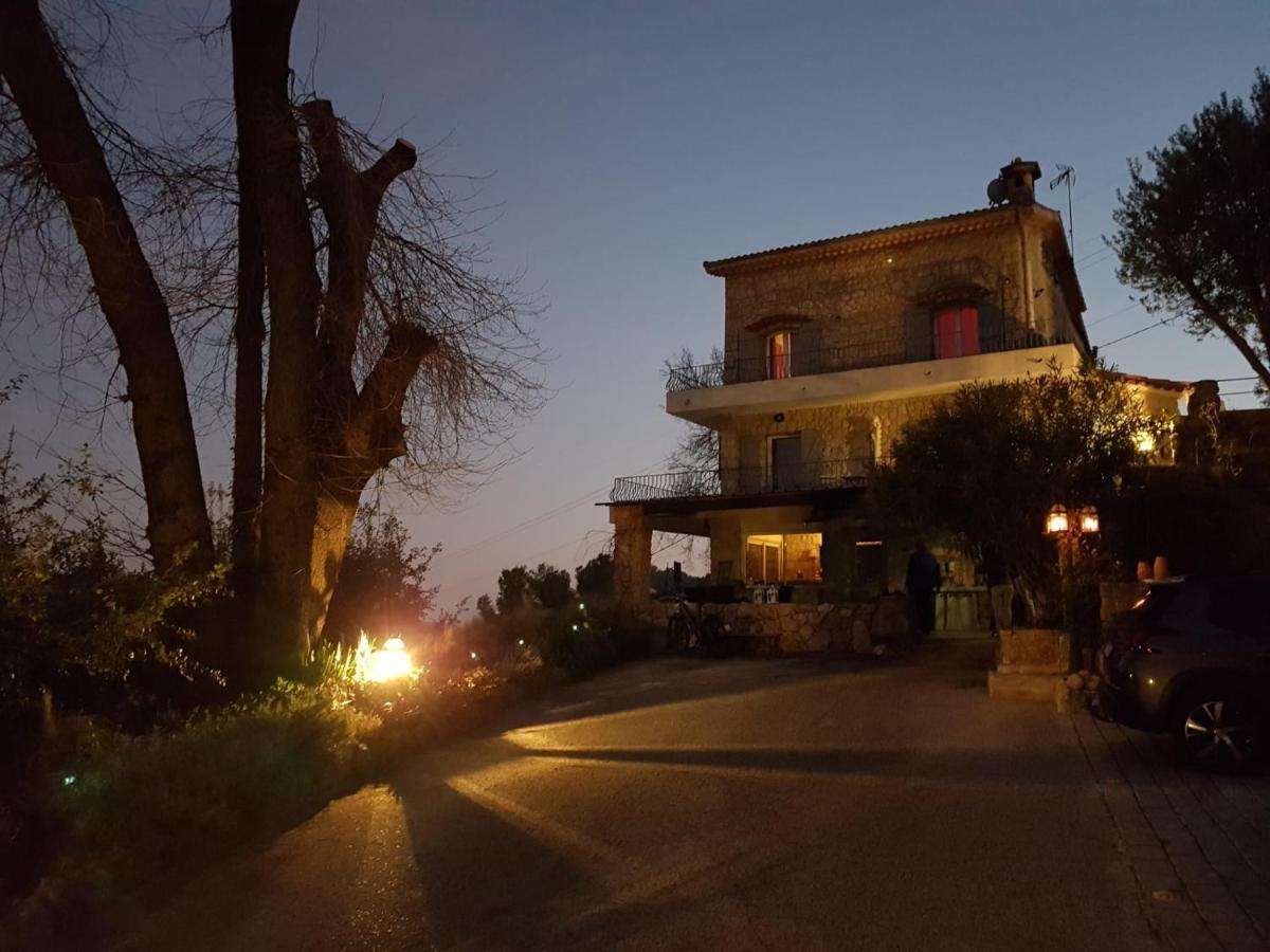 Au Pied Des Baous Bed & Breakfast Vence Exterior photo